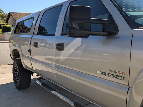 Used 2005 Chevrolet Silverado 2500 LT w/ Heavy-Duty Power Package image 8