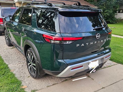 Used 2024 Nissan Pathfinder Platinum AWD/4WD image 25