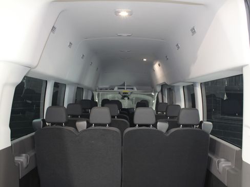 Used 2023 Ford Transit 350 XLT RWD image 5