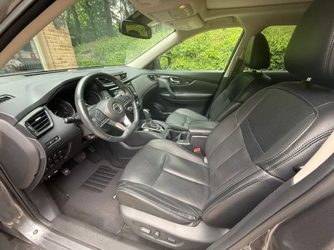 Used 2017 Nissan Rogue SL w/ SL Premium Package AWD/4WD image 9