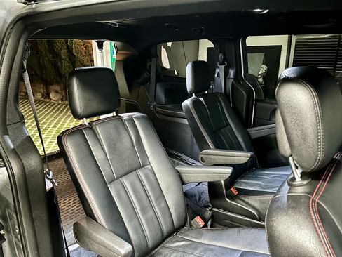 Used 2019 Dodge Grand Caravan GT w/ Safety Sphere Group image 12