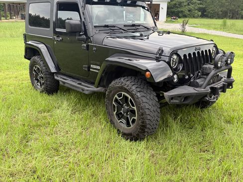 Used 2015 Jeep Wrangler Sport AWD/4WD image 4