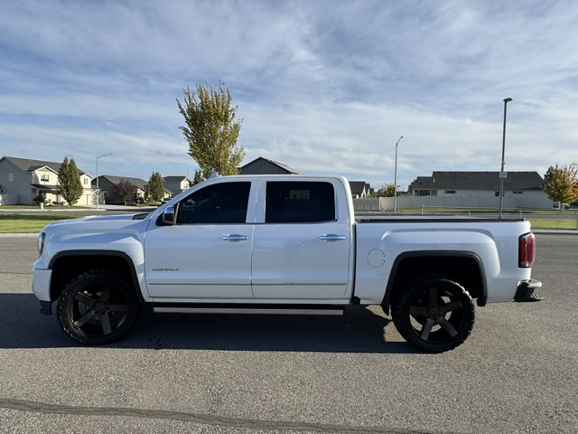 Used 2018 GMC Sierra 1500 Denali w/ Denali Ultimate Package AWD/4WD image 2