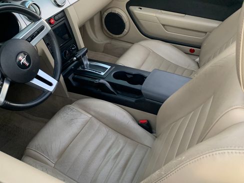 Used 2006 Ford Mustang GT Premium image 9