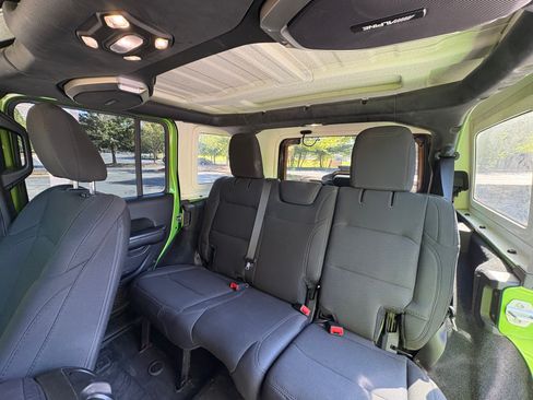 Used 2019 Jeep Wrangler Unlimited Sport S image 12