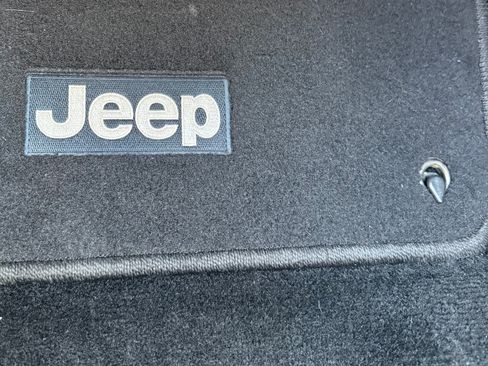 Used 2014 Jeep Cherokee Latitude image 25