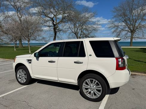 Used 2010 Land Rover LR2 HSE image 10