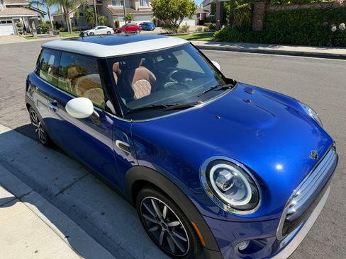 Used 2019 MINI Cooper 2-Door Hardtop w/ Storage Package FWD image 10
