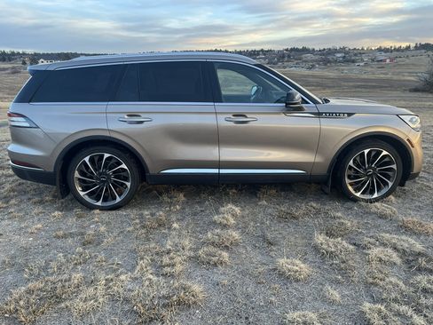Used 2020 Lincoln Aviator Reserve w/ Equipment Group 202A image 9