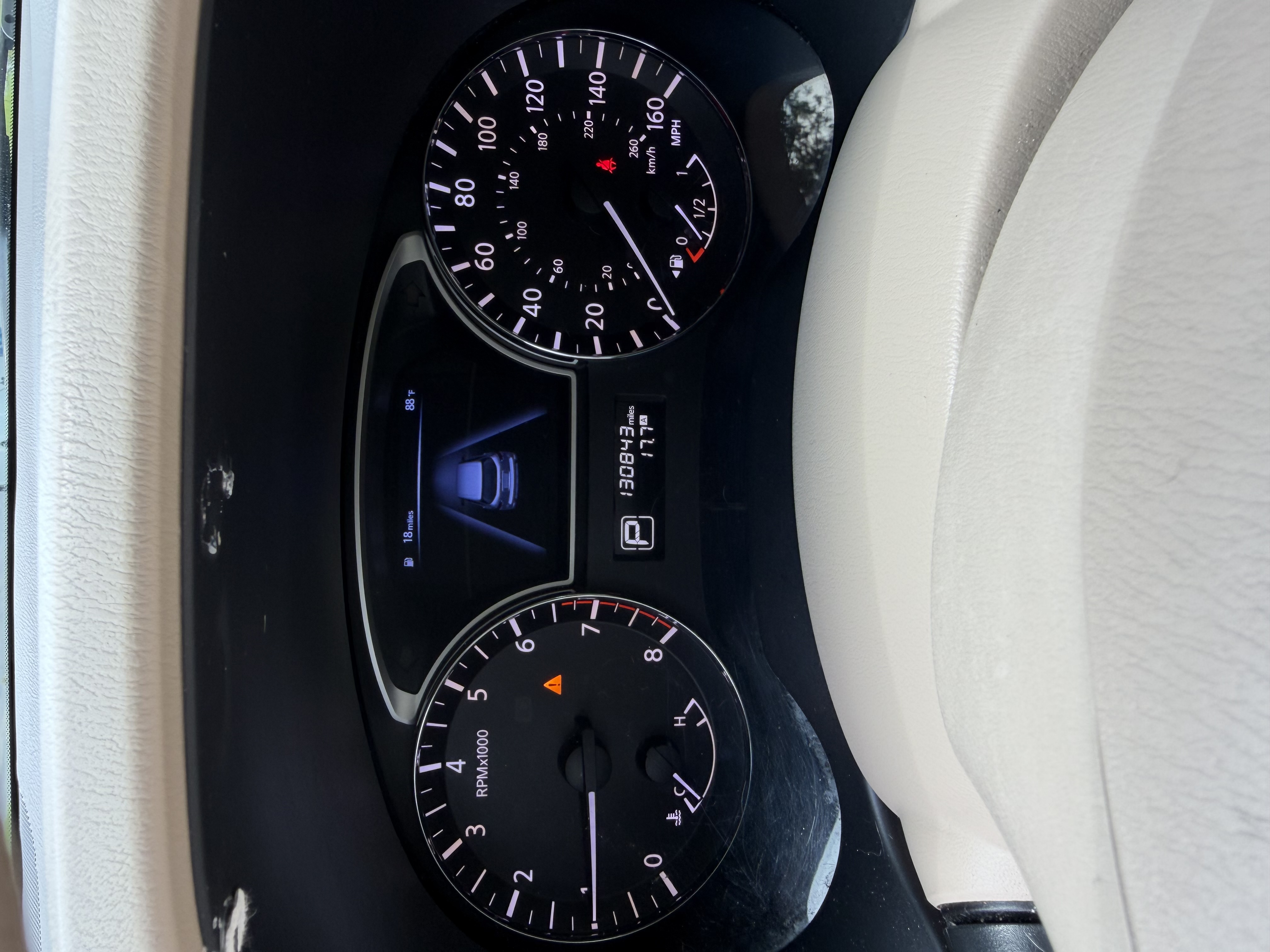 Used 2014 Nissan Pathfinder Platinum FWD image 8