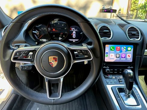 Used 2019 Porsche 718 Cayman image 14