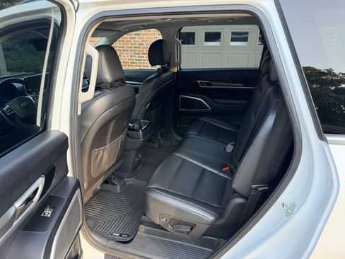 Used 2020 Kia Telluride S w/ S 8 Passenger Seating Package FWD image 18