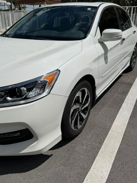 Used 2016 Honda Accord EX image 4