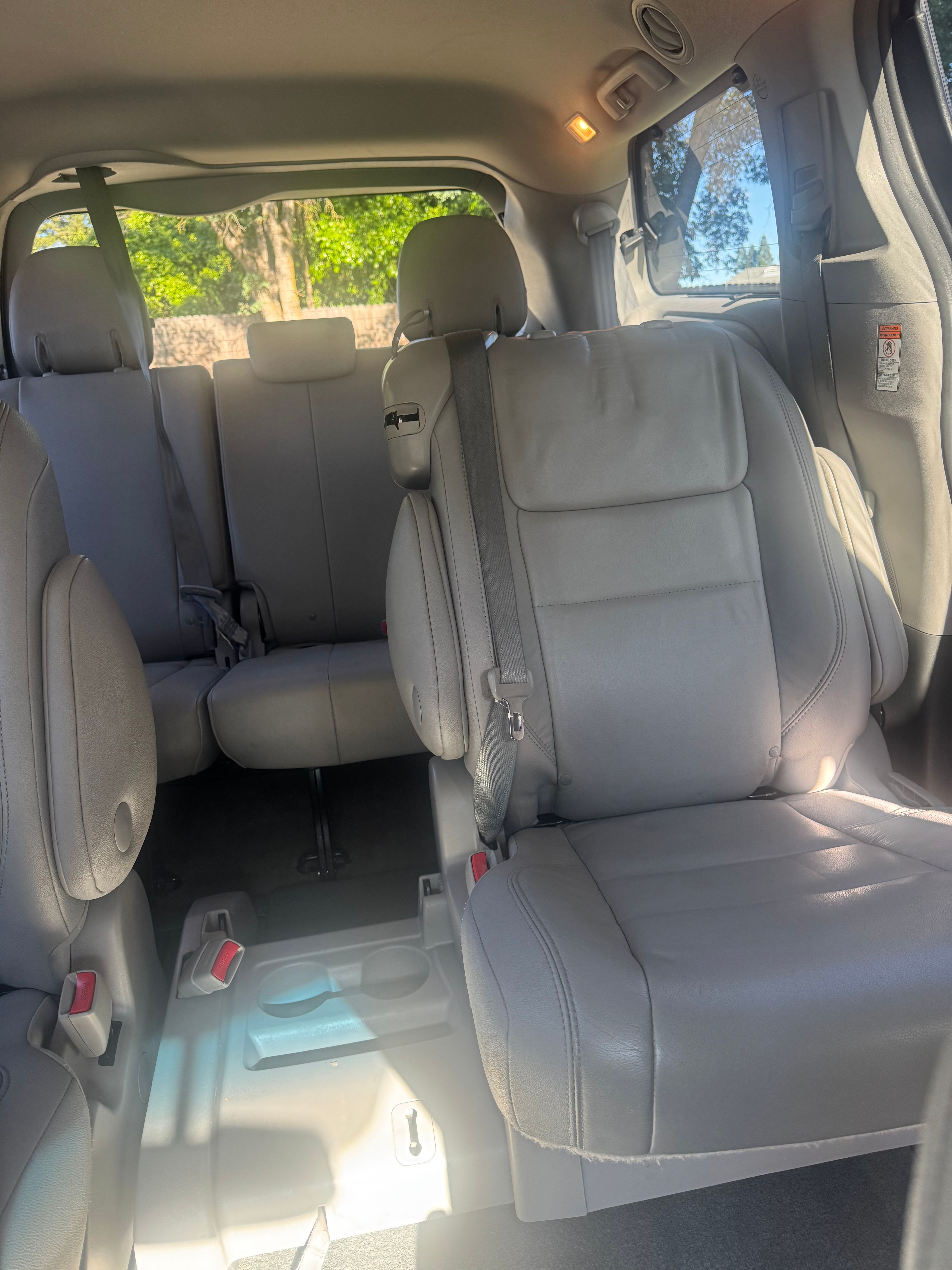 Used 2015 Toyota Sienna XLE w/ XLE Navigation Package FWD image 14