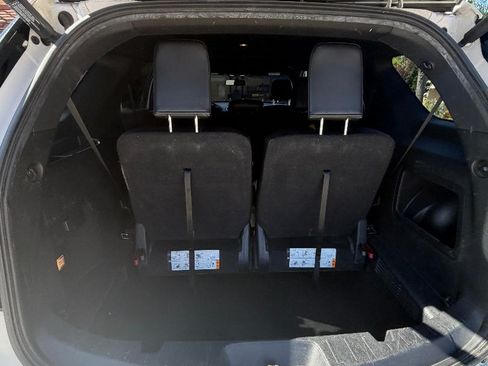 Used 2017 Ford Explorer XLT w/ Equipment Group 202A image 2