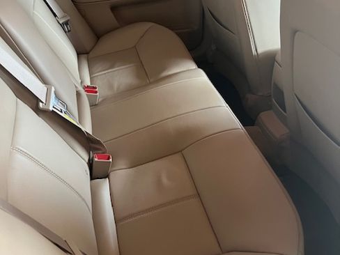 Used 2011 Buick Lucerne CX image 17