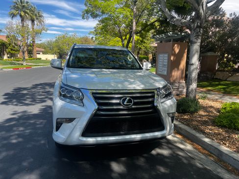 Used 2017 Lexus GX 460 image 6