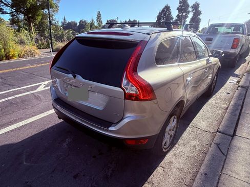 Used 2011 Volvo XC60 3.2 AWD/4WD image 11