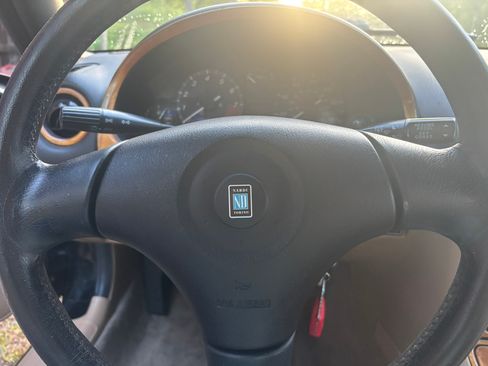 Used 1999 MAZDA MX-5 Miata RWD image 19