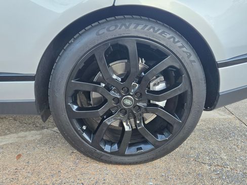 Used 2020 Land Rover Range Rover HSE image 26