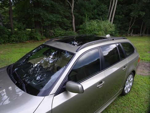 Used 2007 BMW 530xi Wagon AWD/4WD image 11