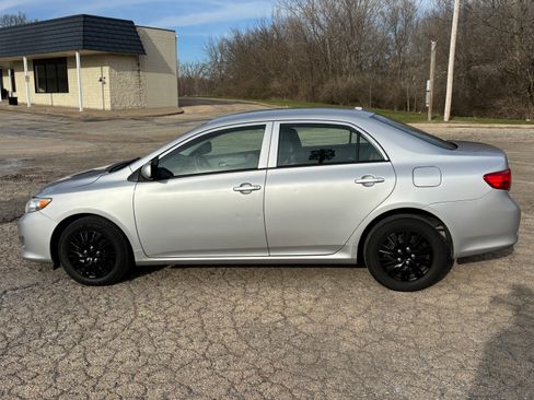Used 2010 Toyota Corolla LE image 10
