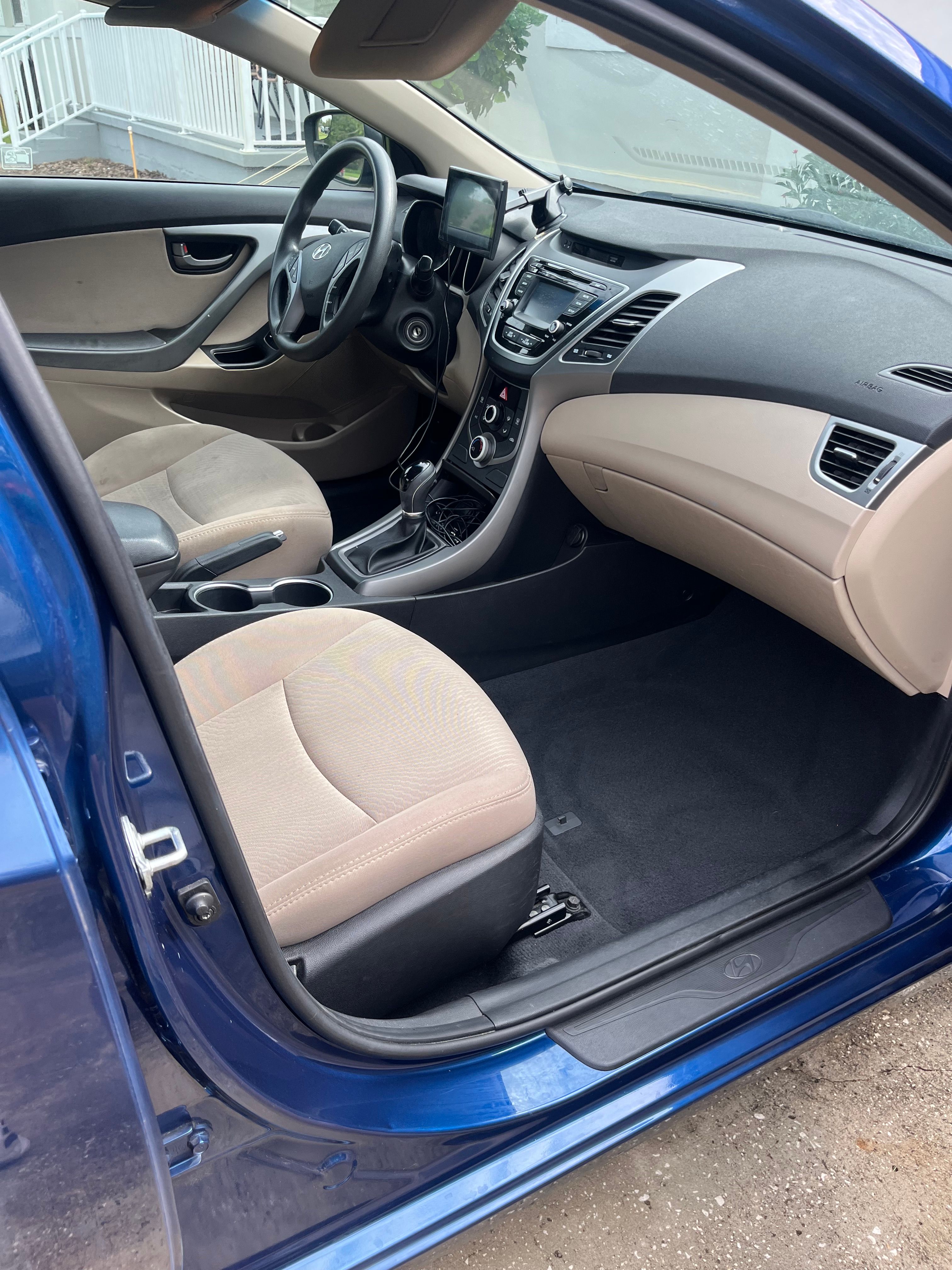 Used 2016 Hyundai Elantra SE w/ Option Group 02 FWD image 5
