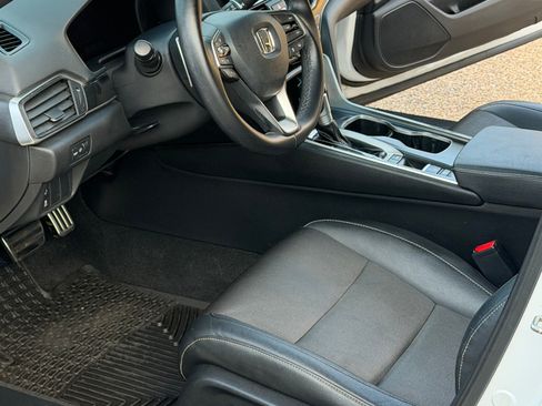 Used 2019 Honda Accord Sport image 11