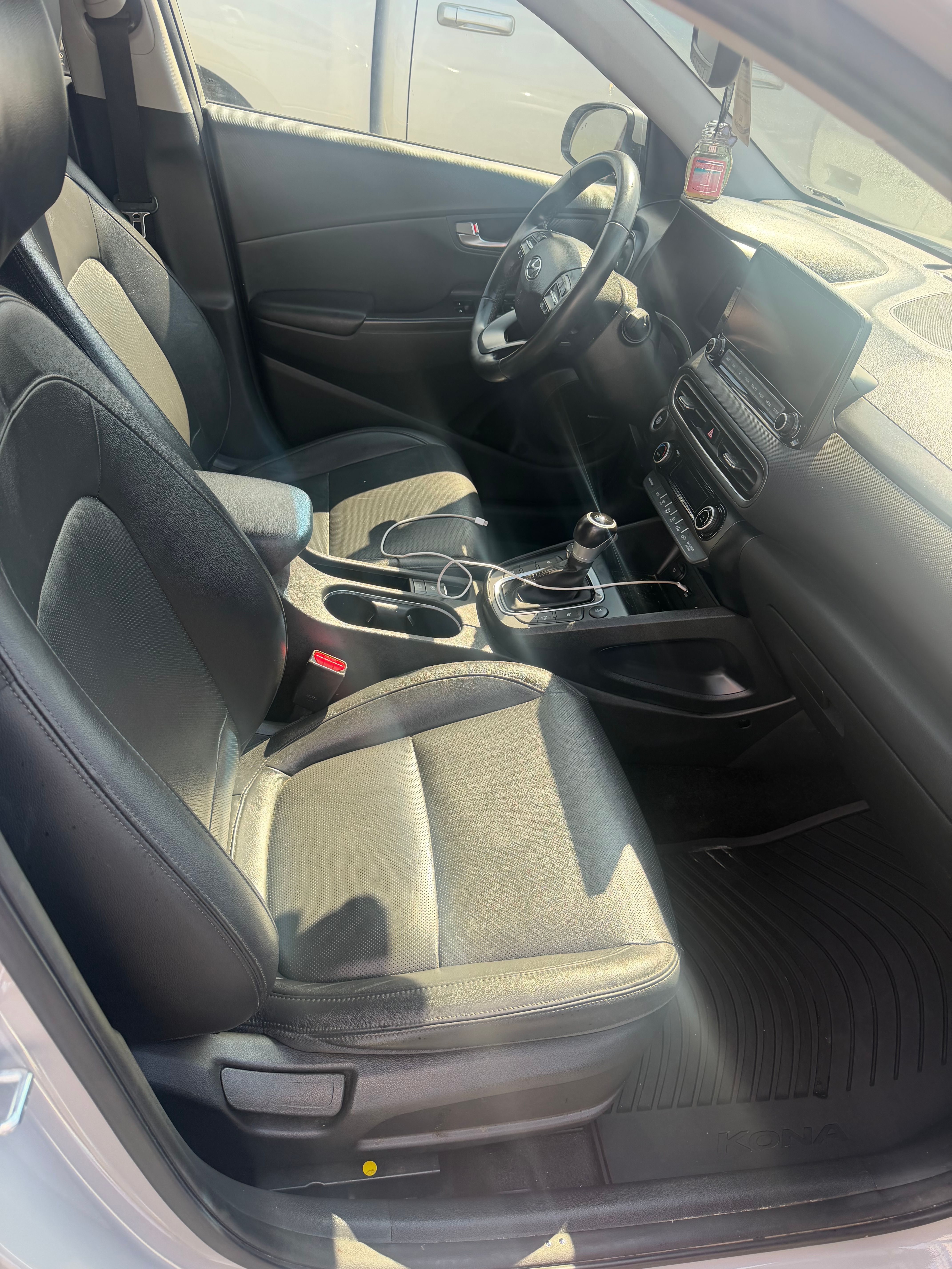 Used 2022 Hyundai Kona Limited AWD/4WD image 21