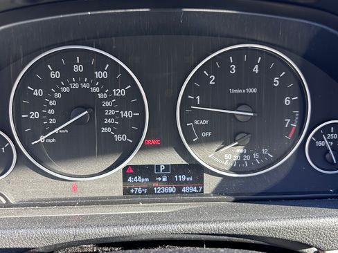 Used 2014 BMW 328i xDrive 328i xDrive Sedan 4D image 9