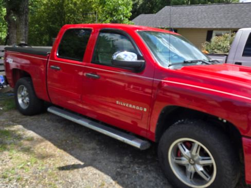 Used 2009 Chevrolet Silverado 1500 LT w/ Power Pack Plus AWD/4WD image 4