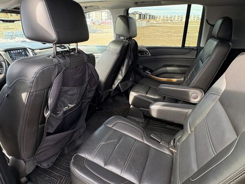 Used 2017 GMC Yukon XL Denali image 12