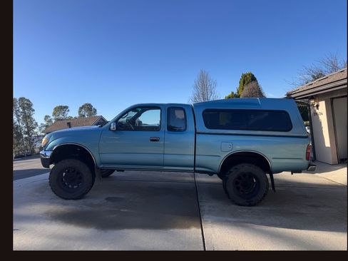 Used 1995 Toyota Tacoma SR5 image 8