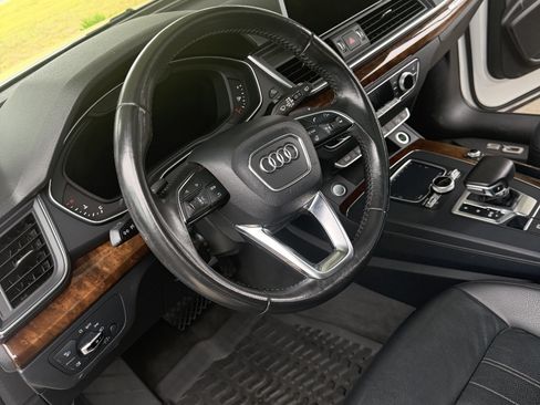 Used 2018 Audi Q5 2.0T Premium Plus w/ Premium Plus Package AWD/4WD image 11