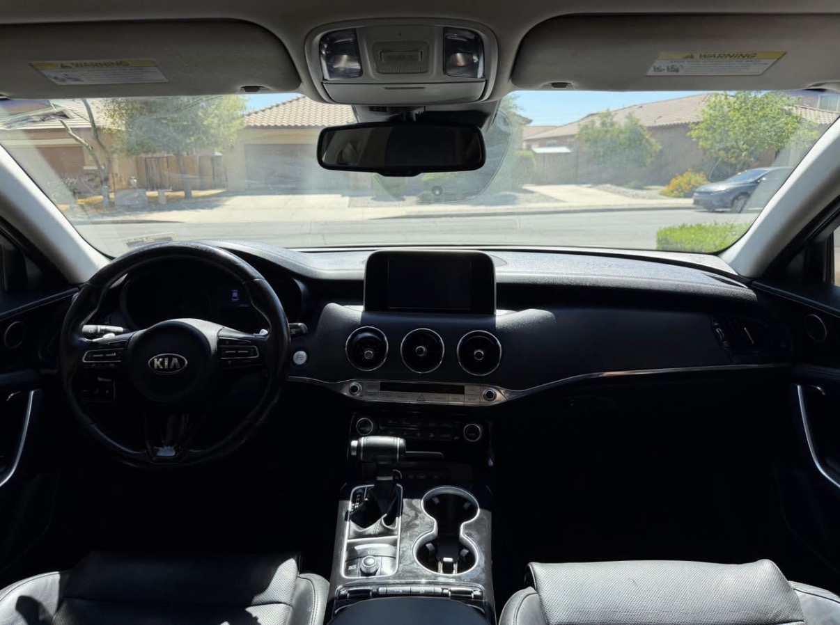Used 2018 Kia Stinger RWD image 13