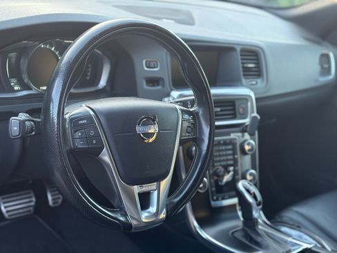 Used 2015 Volvo V60 T6 R-Design Platinum image 6