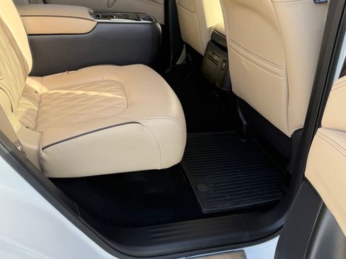 Used 2023 Nissan Armada Platinum w/ Captain's Chairs Package image 8