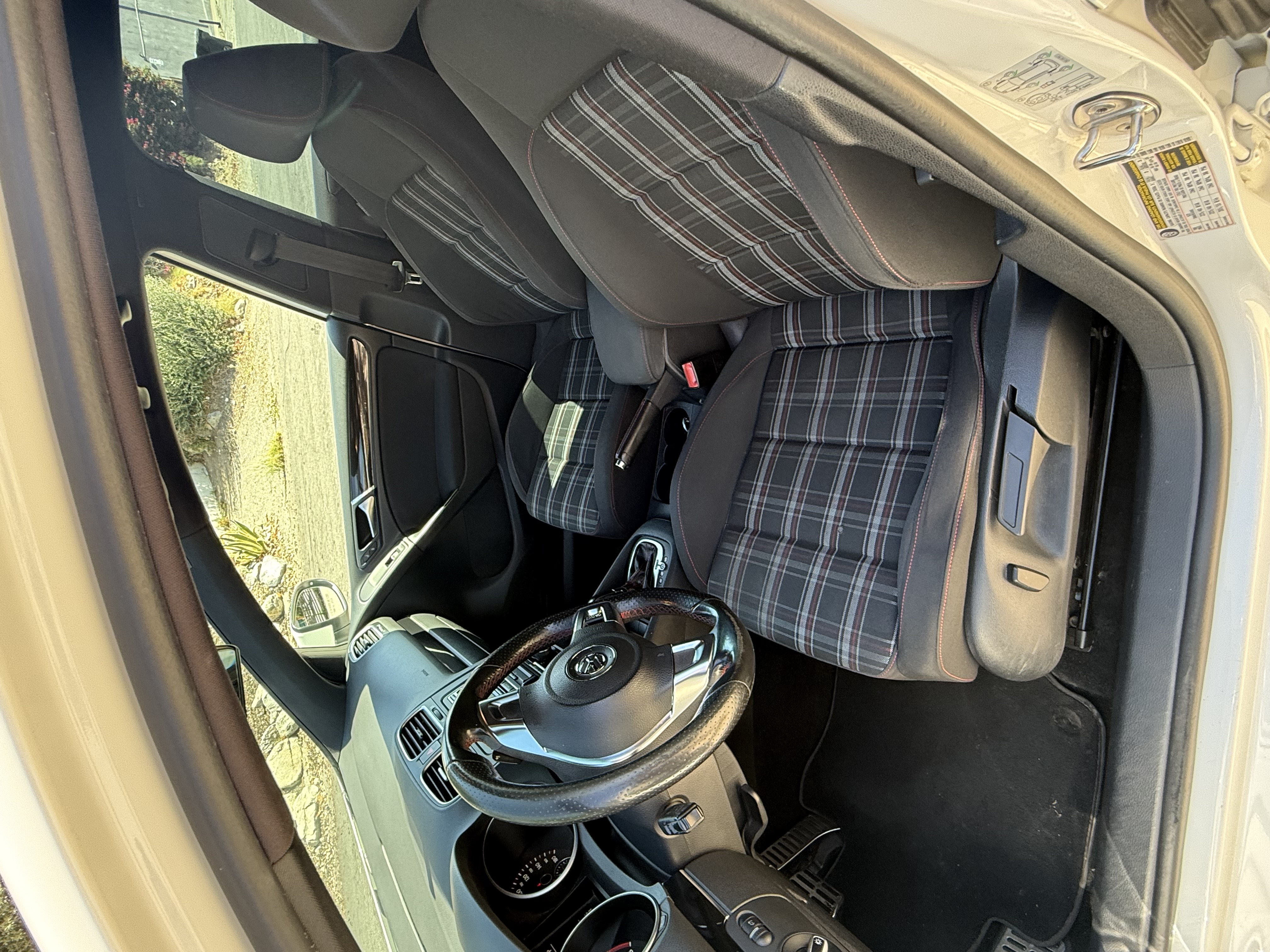 Used 2013 Volkswagen Golf 4-Door FWD image 14