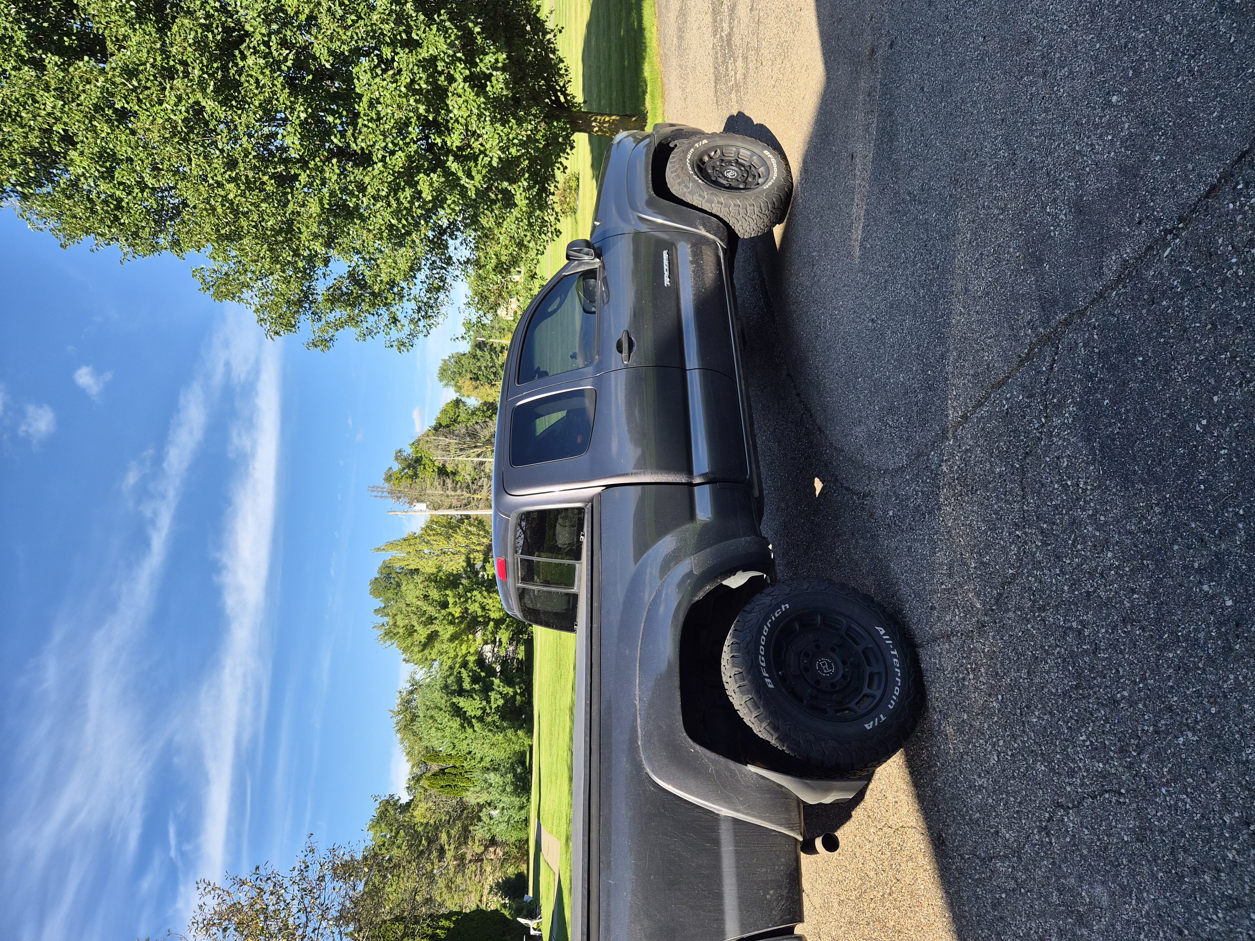Used 2011 Toyota Tacoma 4x4 Access Cab w/ SR5 Pkg #2 image 5