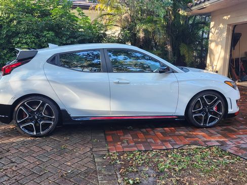 Used 2020 Hyundai Veloster N w/ Performance Package image 6