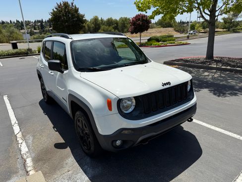 Used 2018 Jeep Renegade Sport w/ Power & Air Group AWD/4WD image 2