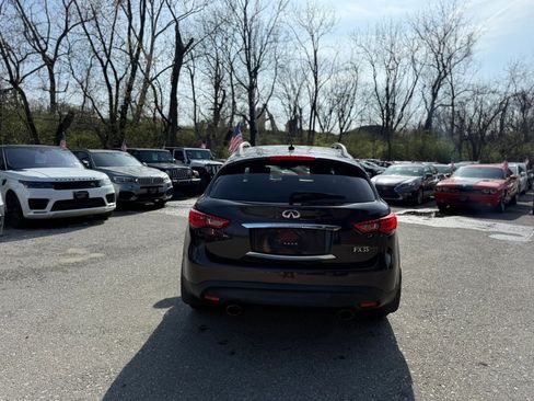 Used 2010 INFINITI FX35 AWD w/ Navigation Pkg image 2