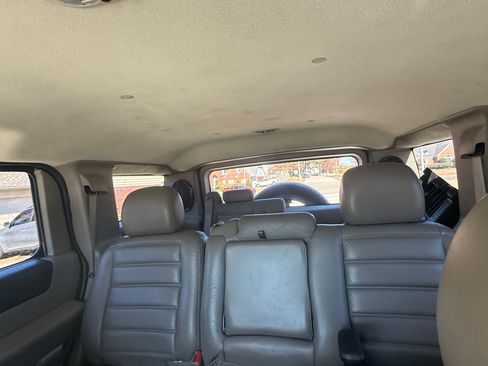 Used 2004 HUMMER H2 w/ Preferred Equipment Group image 13