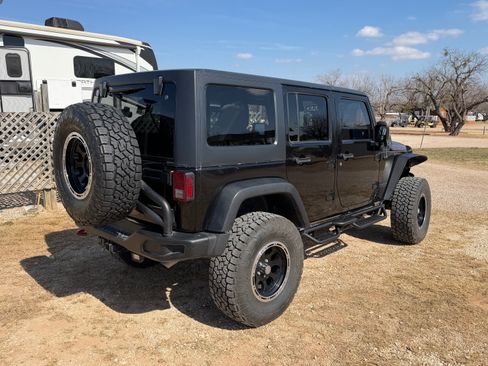 Used 2016 Jeep Wrangler Unlimited Rubicon image 1