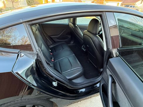 Used 2018 Tesla Model 3 Mid Range image 10