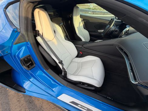 Used 2024 Chevrolet Corvette Z06 RWD image 24