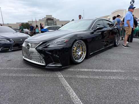 Used 2018 Lexus LS 500 w/ Interior Upgrade Package RWD image 21