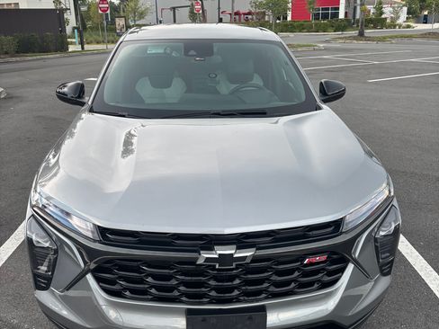 Used 2024 Chevrolet Trax RS w/ Driver Confidence Package FWD image 1