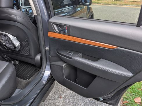 Used 2014 Subaru Outback 3.6R Limited image 15