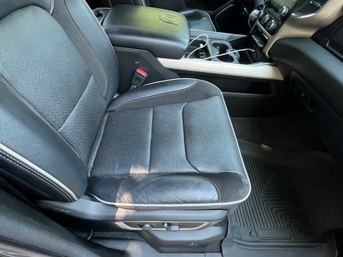 Used 2022 RAM 1500 Laramie AWD/4WD image 10